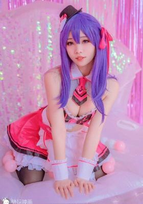 从背后握住仙子的双乳小说