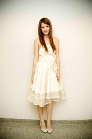 灌醉后当众调教阴蒂