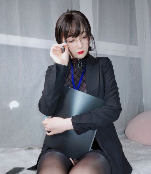 名媛菊花开苞撕裂小说