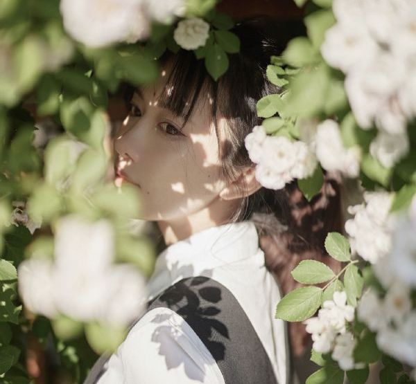 公交车上用下面检票的售票员