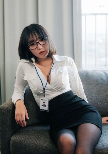 美妇肥臀浴室臀部深洞