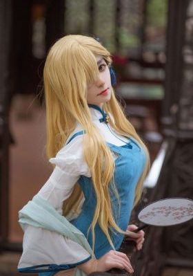 校花撩开裙子让我生捅